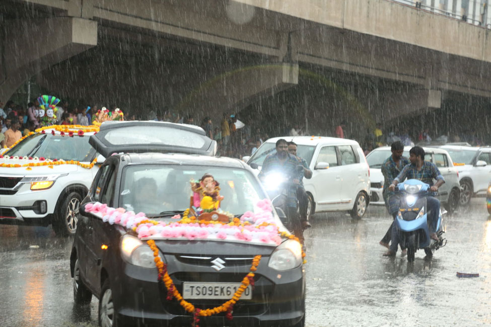 2023-hyderabad-ganesh-visarjan-photos-set-2-28.jpg