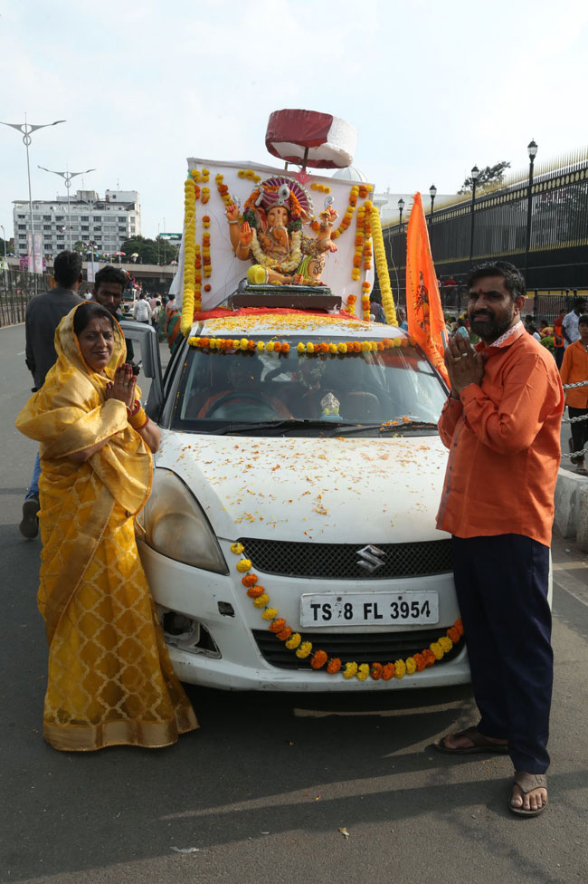 2023-hyderabad-ganesh-visarjan-photos-set-2-9.jpg