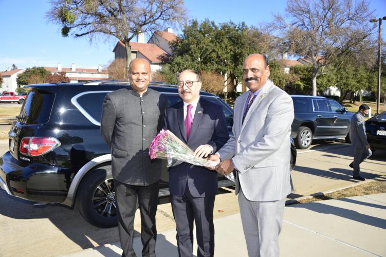 Shringla visits Gandhi Memorial in Dallas