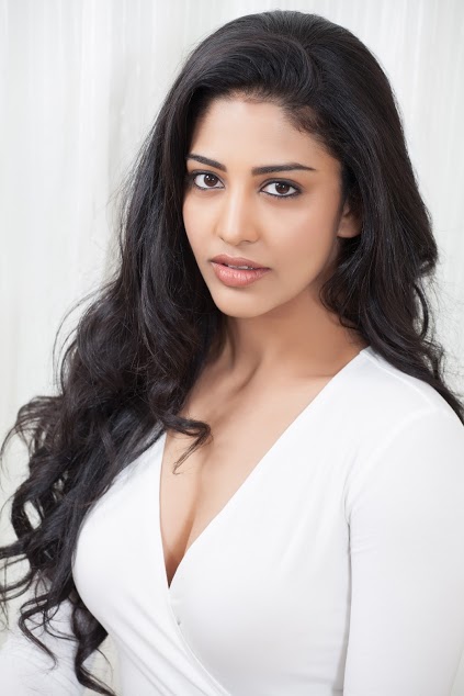 Daksha Nagarkar Stills