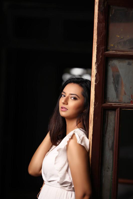 Esha-Chawla-2.jpg