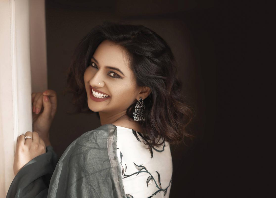 Esha-Chawla-8.jpg