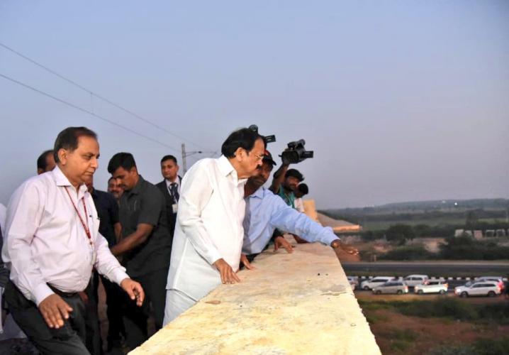 Vice President discussing Railways projects in Telugu states