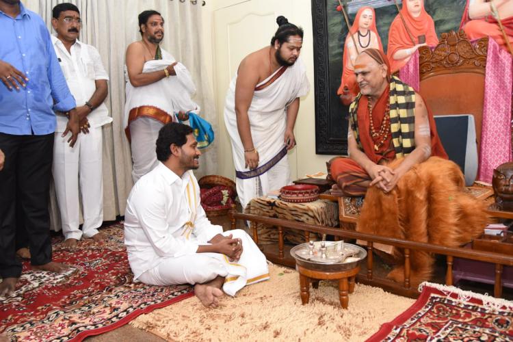 YS Jagan seeks Swami Swaroopananda blessings