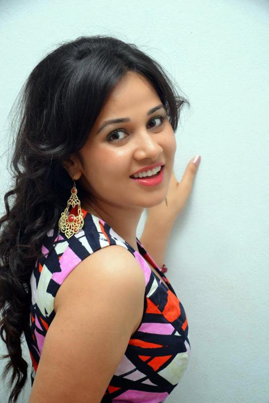 Nisha-Kotari-2.jpg