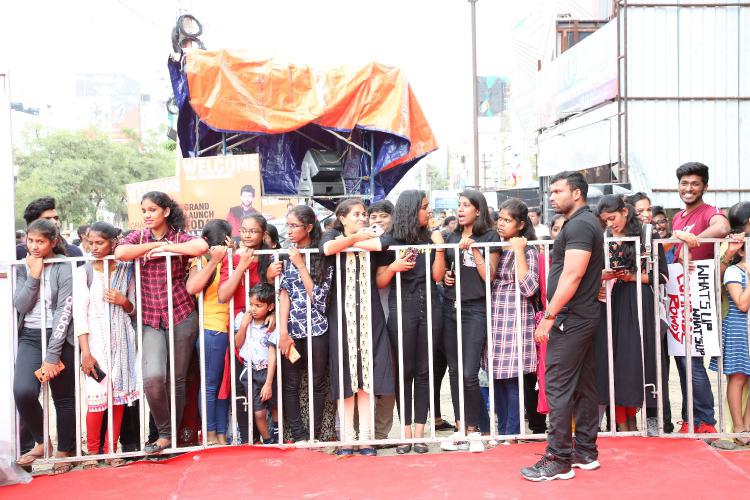 Vijay Devarakonda inaugurated KLM Shopping Mall