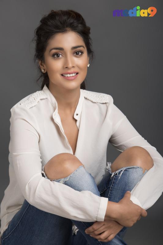 SHRIYA-SARAN-20.jpg