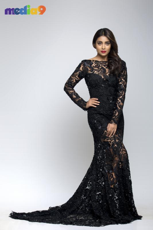 SHRIYA-SARAN-24.jpg