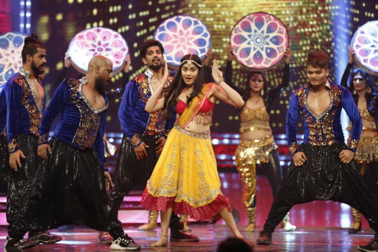 Zee-Tv-Apsara-Awards-32.jpg
