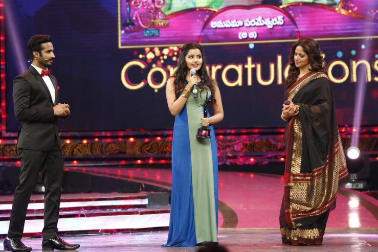 Zee-Tv-Apsara-Awards-42.jpg