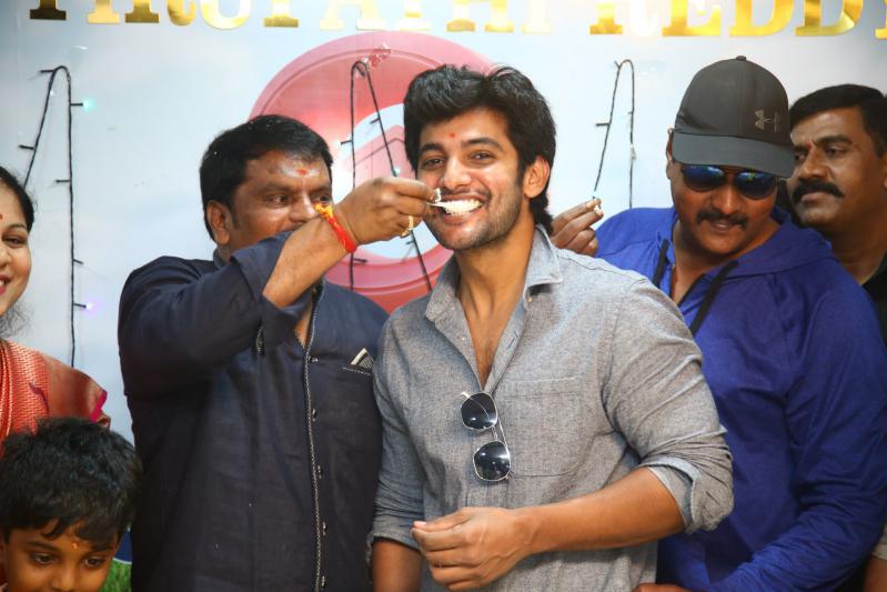 aadi-sai-kumar-new-movie-opening-6.jpg