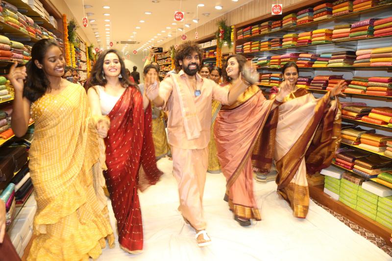 aata-sandeep-jyothiraj-at-aishwarya-silks-grand-opening-2.jpg