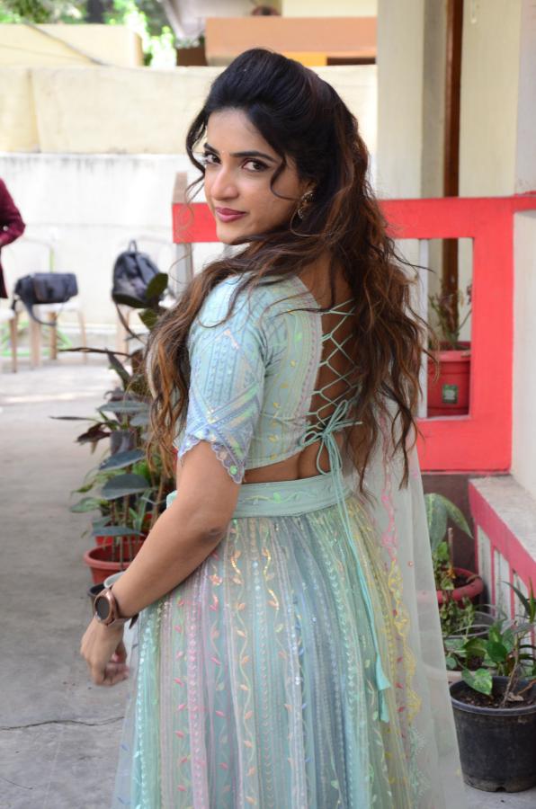 aayeshi-patel-interview-2.jpg