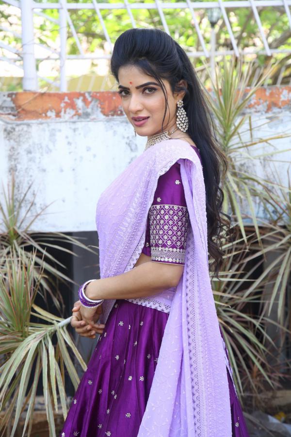 aayushi-patel-stills-3.jpg
