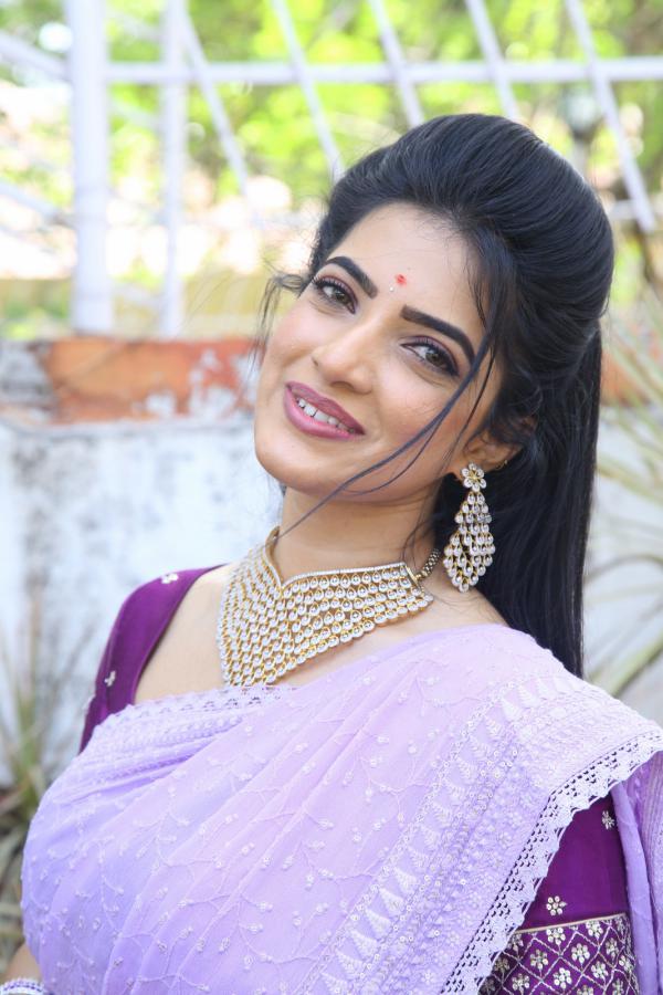 aayushi-patel-stills-6.jpg