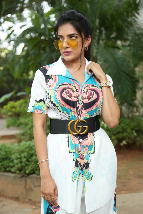 aayushi-patell-stills-11.jpg