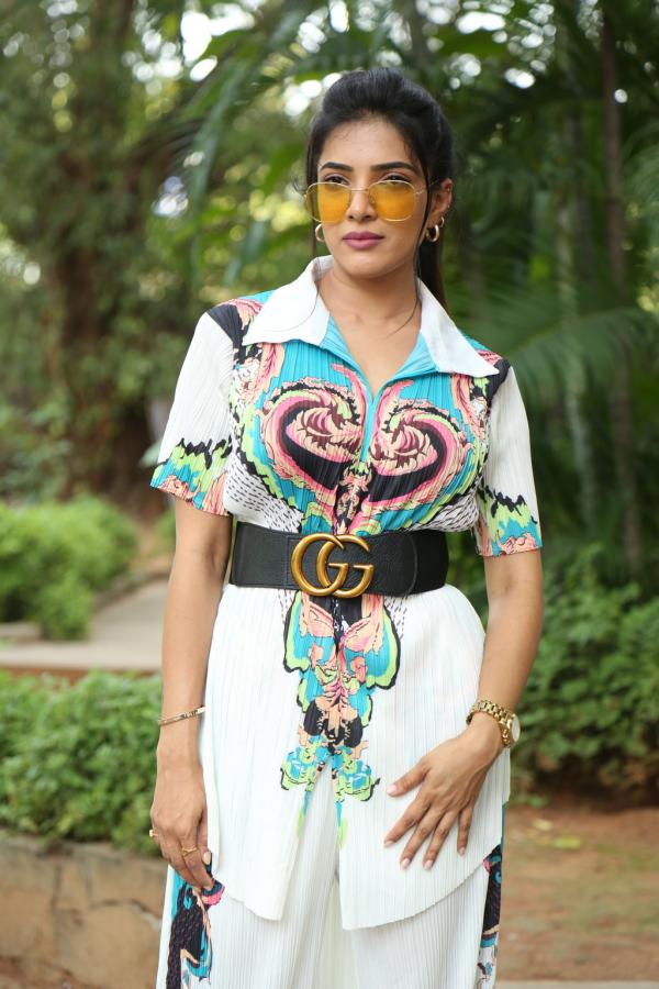 aayushi-patell-stills-13.jpg
