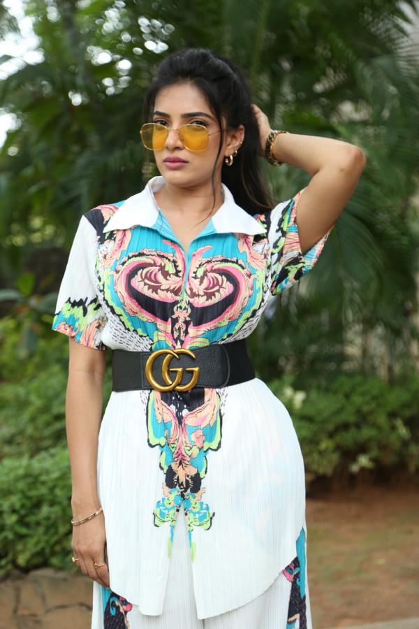 aayushi-patell-stills-6.jpg