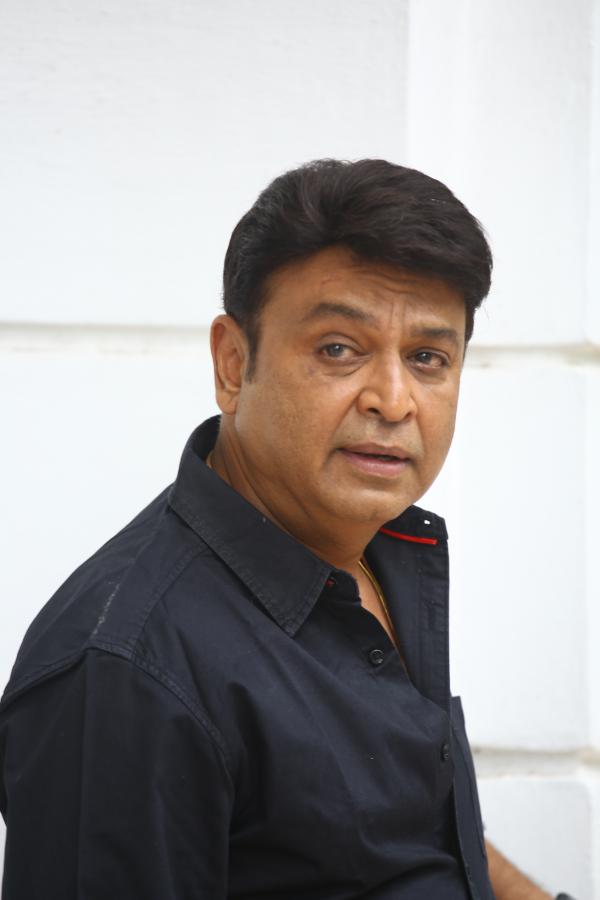 actor-naresh-interview-4.jpg