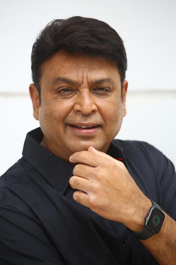 actor-naresh-interview-5.jpg