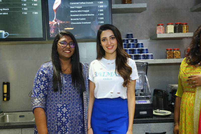 actress-neha-shetty-launches-dumont-coffee-meets-ice-creamery-store-in-kompally-19.jpg