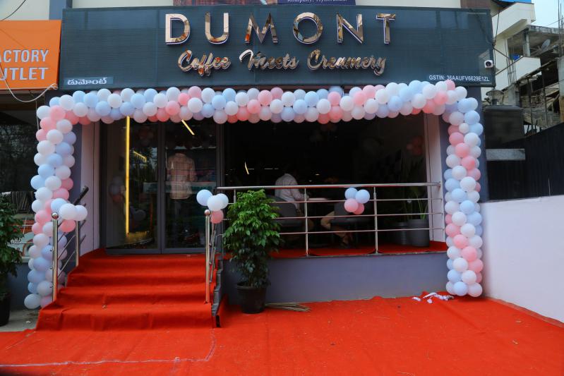actress-neha-shetty-launches-dumont-coffee-meets-ice-creamery-store-in-kompally-3.jpg