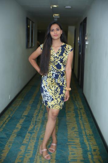 actress-sreemukhi-inaugurates-whipride-taxi-services-13.jpg