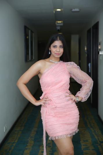 actress-sreemukhi-inaugurates-whipride-taxi-services-16.jpg