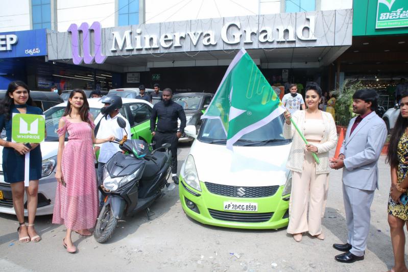 actress-sreemukhi-inaugurates-whipride-taxi-services-20.jpg