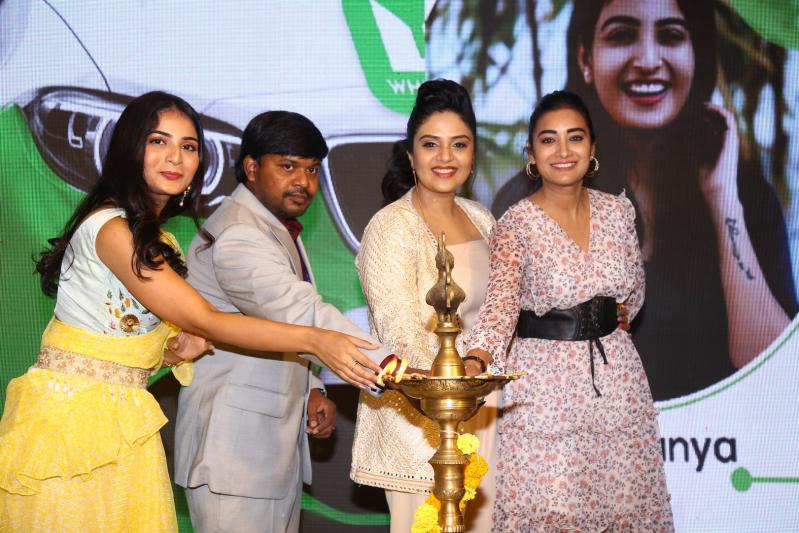 actress-sreemukhi-inaugurates-whipride-taxi-services-7.jpg