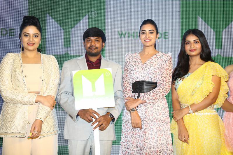 actress-sreemukhi-inaugurates-whipride-taxi-services-9.jpg