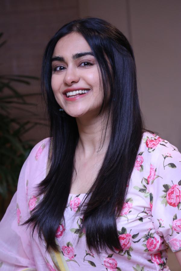 adah-sharma-stills-6.jpg