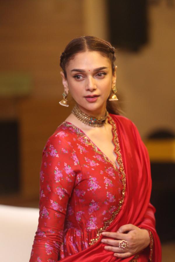 aditi-rao-hydari-interview-12.jpg