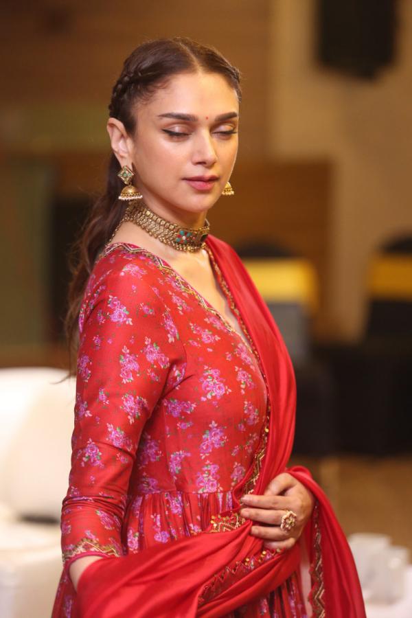 aditi-rao-hydari-interview-13.jpg