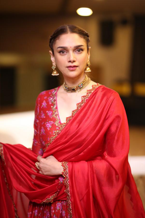 aditi-rao-hydari-interview-9.jpg