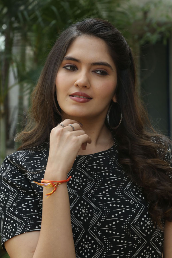aira-stills-13.jpg
