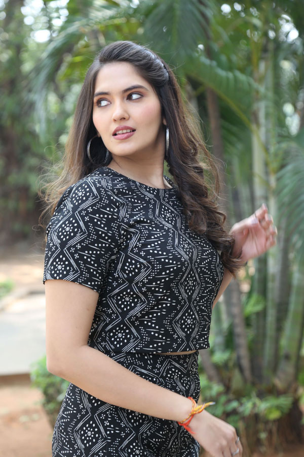 aira-stills-2.jpg