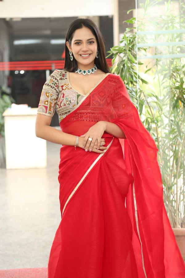 aishwarya-dutta-stills-3.jpg