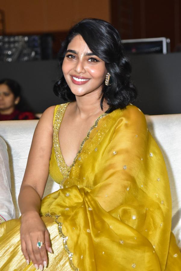aishwarya-lekshmi-stills-14.jpg