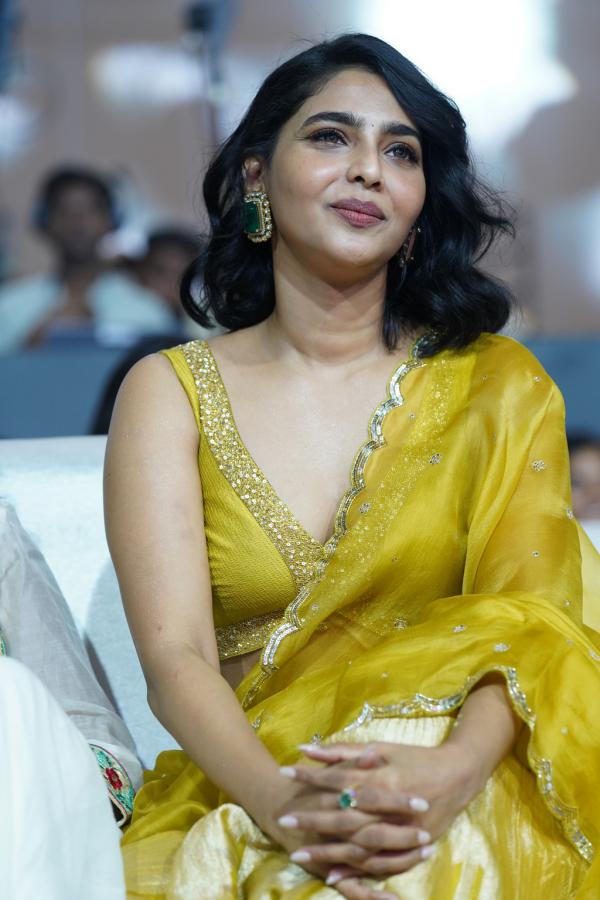 aishwarya-lekshmi-stills-6.jpg