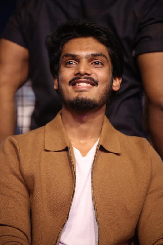 akash-puri-stills-12.jpg