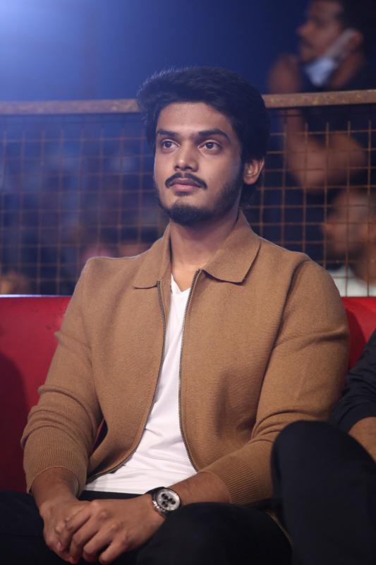 akash-puri-stills-17.jpg