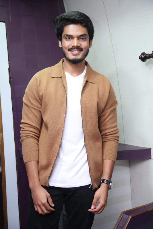 akash-puri-stills-2.jpg