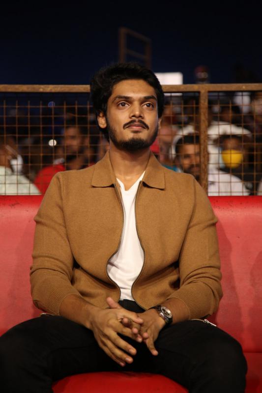 akash-puri-stills-5.jpg