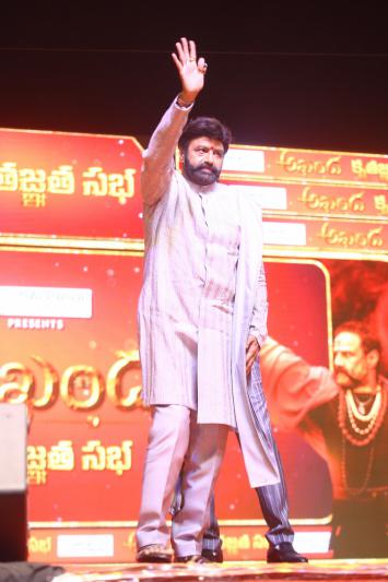akhanda-100-days-kruthagnatha-sabha-2-12.jpg