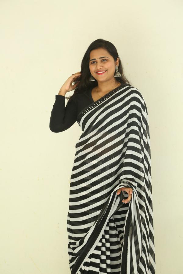 akhila-akarshana-stills-14.jpg