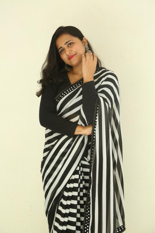 akhila-akarshana-stills-16.jpg