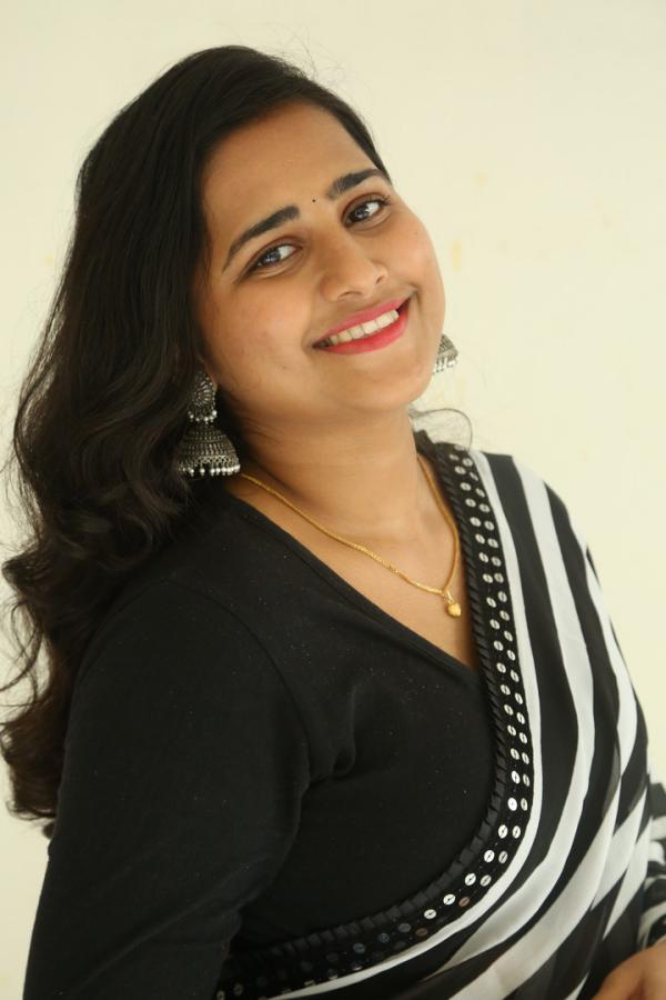 akhila-akarshana-stills-3.jpg