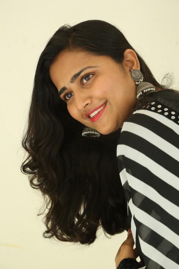akhila-akarshana-stills-6.jpg