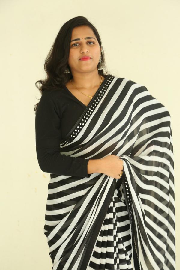 akhila-akarshana-stills-7.jpg